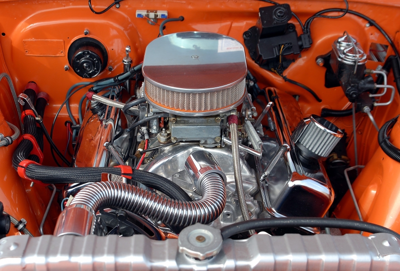 garagiste-COURSEGOULES-min_car-engine-1738309